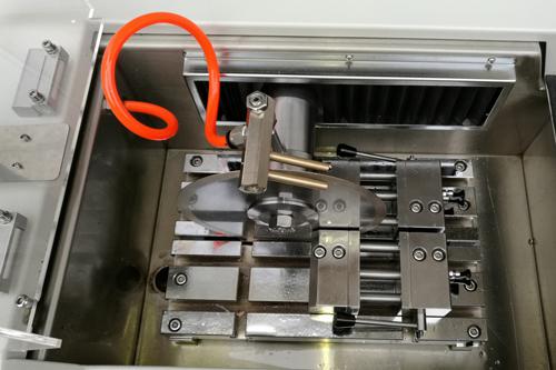 cortador abrasivo do equipamento metalográfico da seção de φ60mm para o elemento eletrônico material